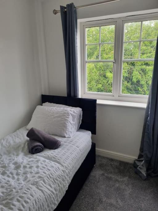 Maidstone Villa 3 Bedroom Free Sports Channels,Parking Sleeps 7 Ngoại thất bức ảnh